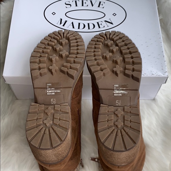 NWOT Steve Madden heeled booties 5.5 with box - Picture 2 of 5